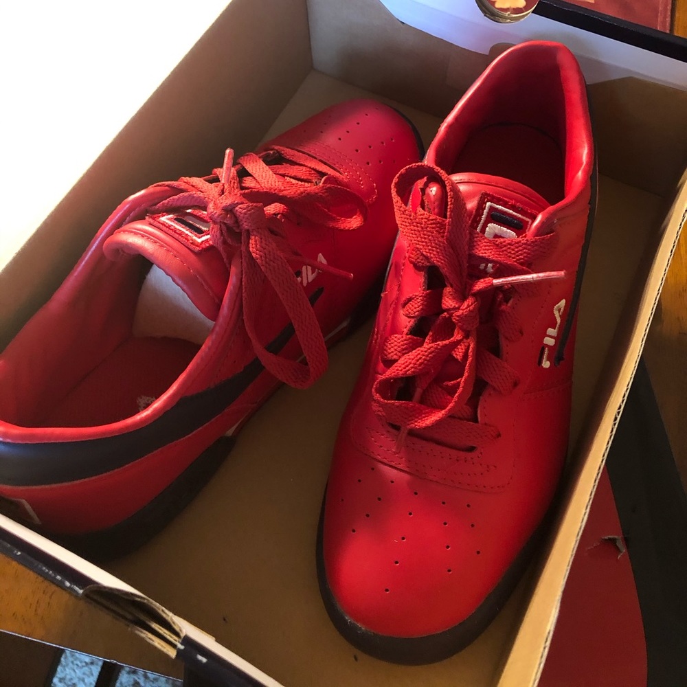 Filas - Picture 2 of 3